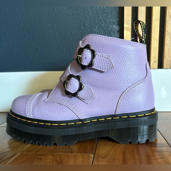 Dr. Martens Shoes - Lavender Dr. Martens, womens sz 9. NWOT, never worn.